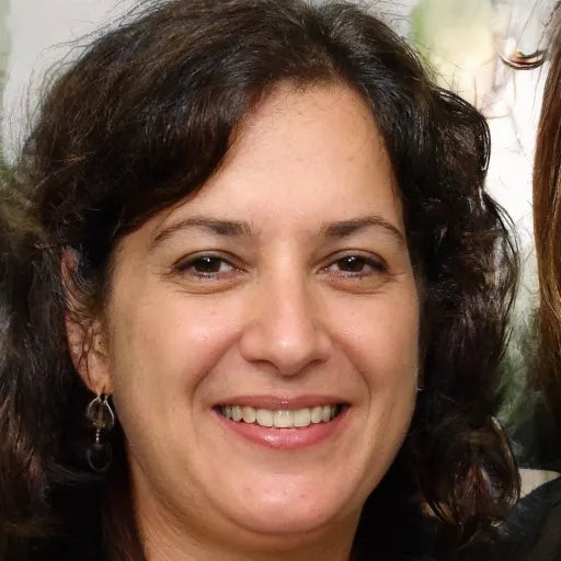 <em>Laura Hernández</em>